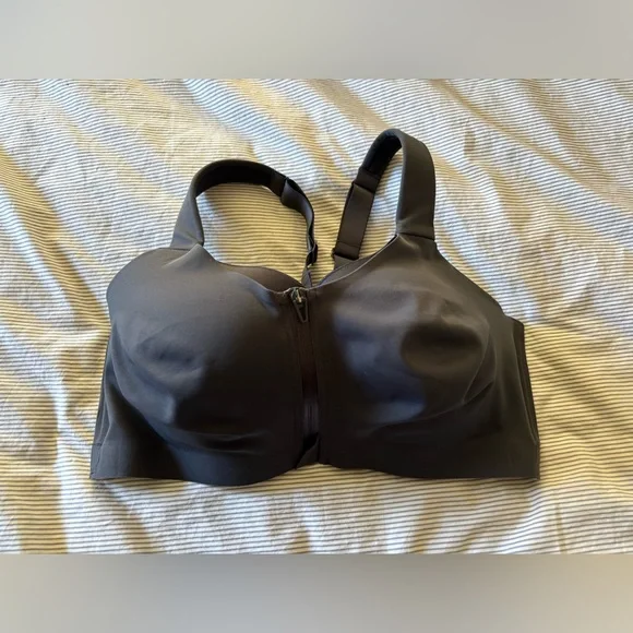 Victoria’s Secret Sports Bra - Picture 1 of 4